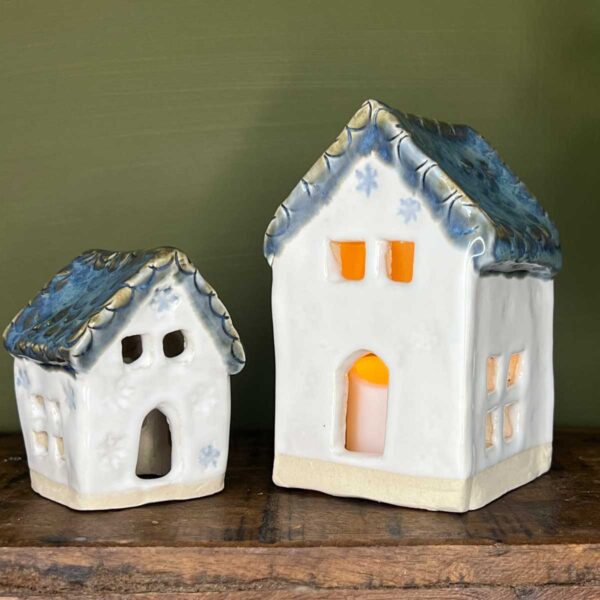 ceramic house set lit